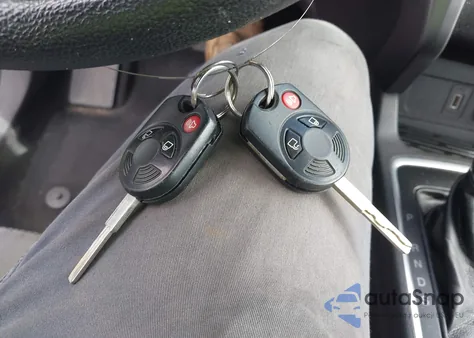 2018 Ford Escape S z USA, uszkodzony, nr VIN 1FMCU0F77JUA16109